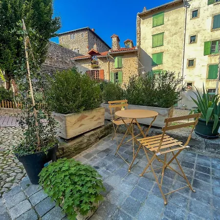 Dolce Du Puy - Wifi Ground Floor Apartment